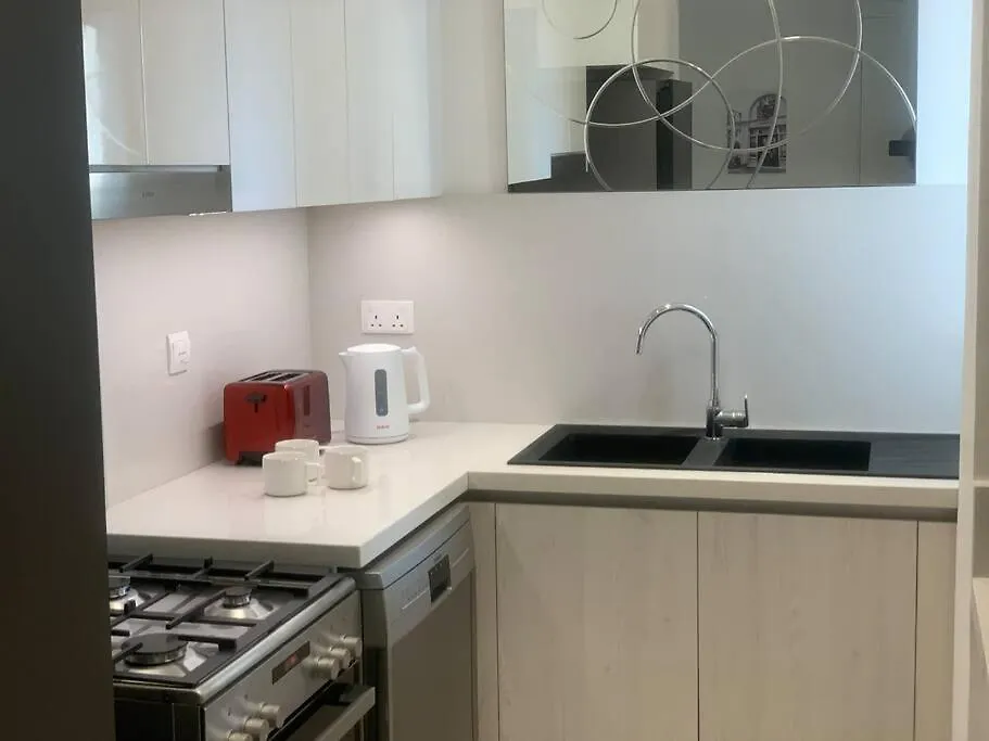 Enjoy A Modern And Trendy Apartment In The Heart Of Dubai Emirati Arabi Uniti