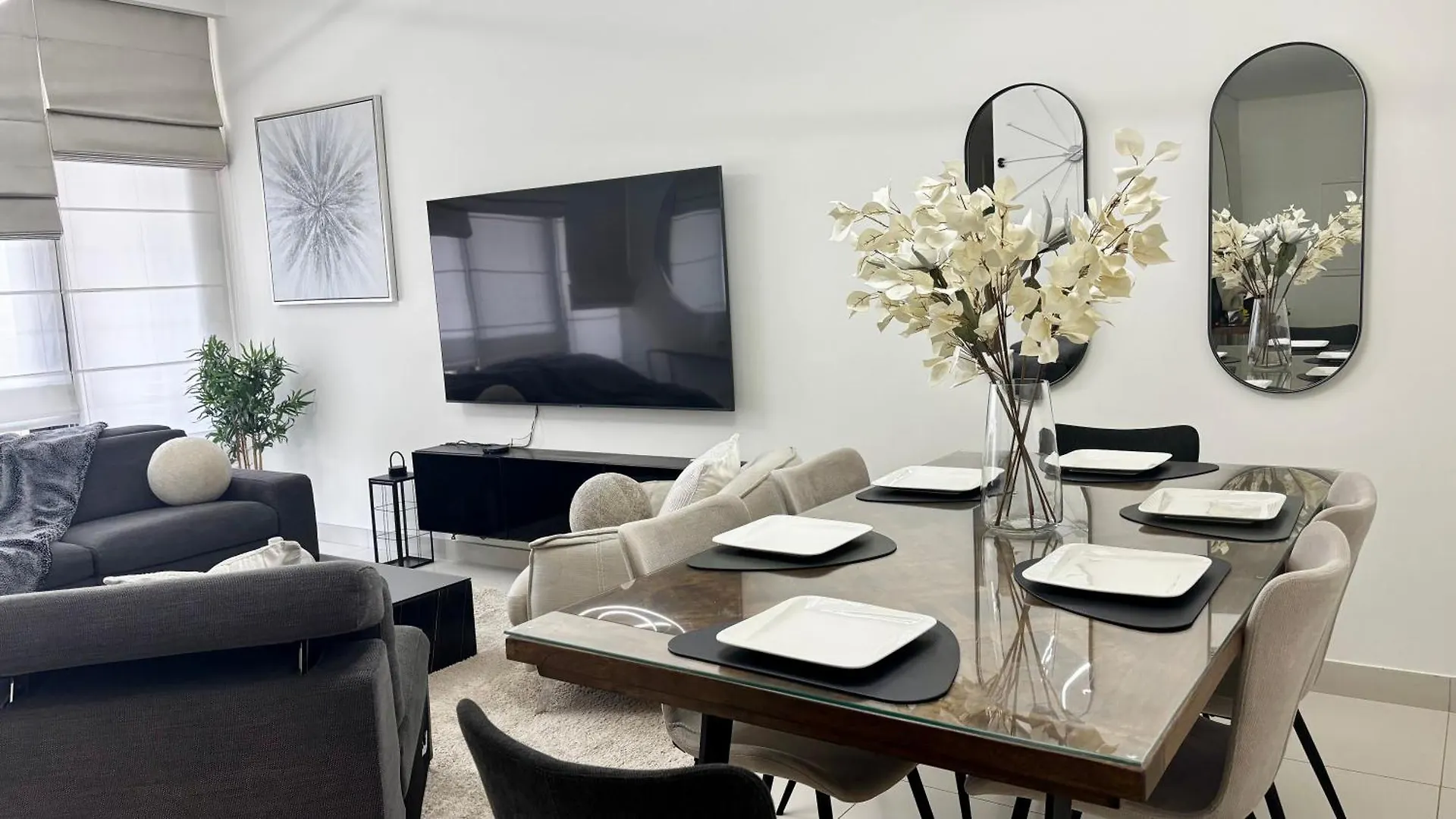 Enjoy A Modern And Trendy Apartment In The Heart Of Dubai