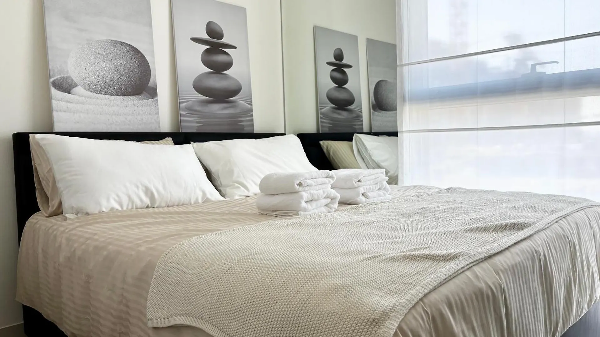 Enjoy A Modern And Trendy Apartment In The Heart Of Dubai 0*,  Emirati Arabi Uniti